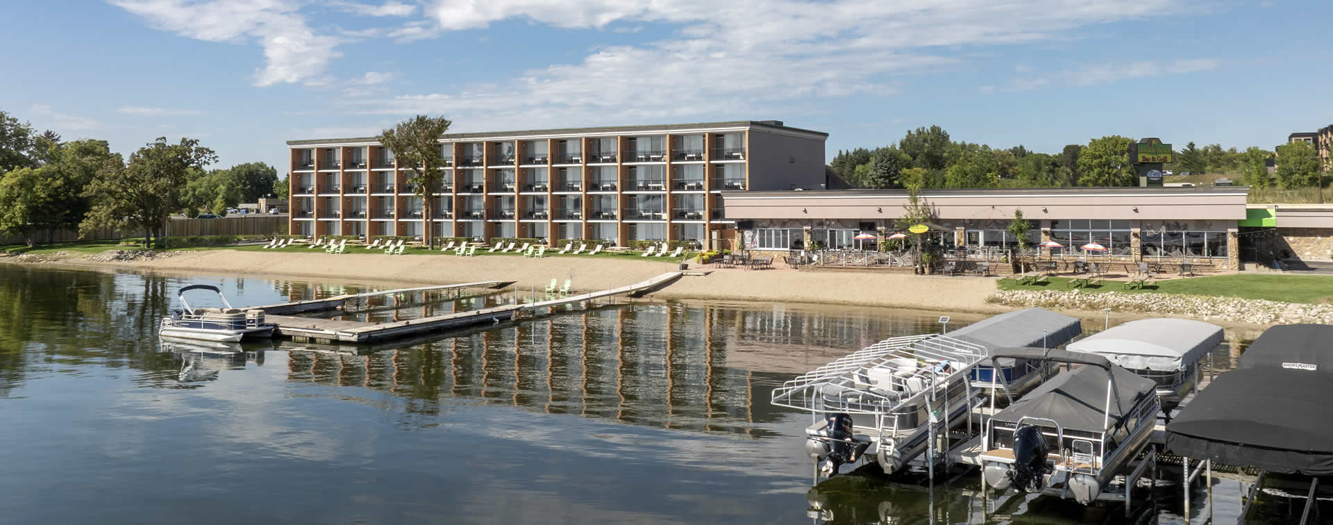 Rent a pontoon from GoGo Rental when staying at the Holiday Inn of Detroit Lakes, Minnesota.